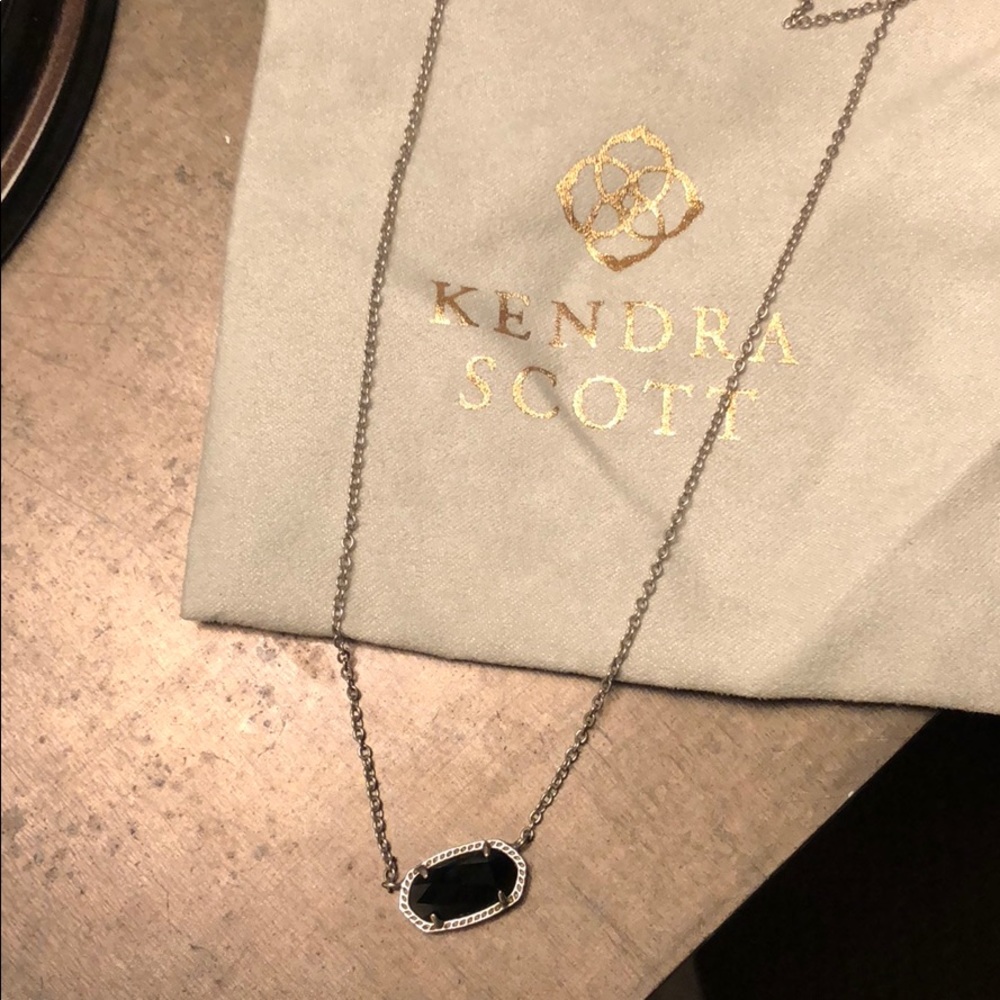 Kendra Scott black pendant necklace